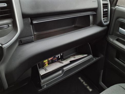 Used 2024 RAM 2500 Big Horn w/ Sport Appearance Package image 18