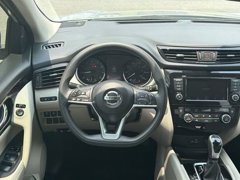 Used 2020 Nissan Rogue Sport SV FWD image 23