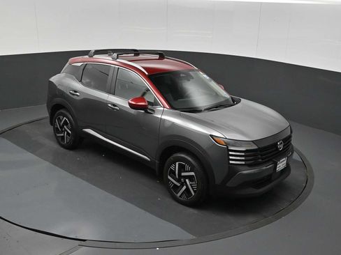 Used 2026 Nissan Kicks SV w/ Interior Electronics Package FWD image 10