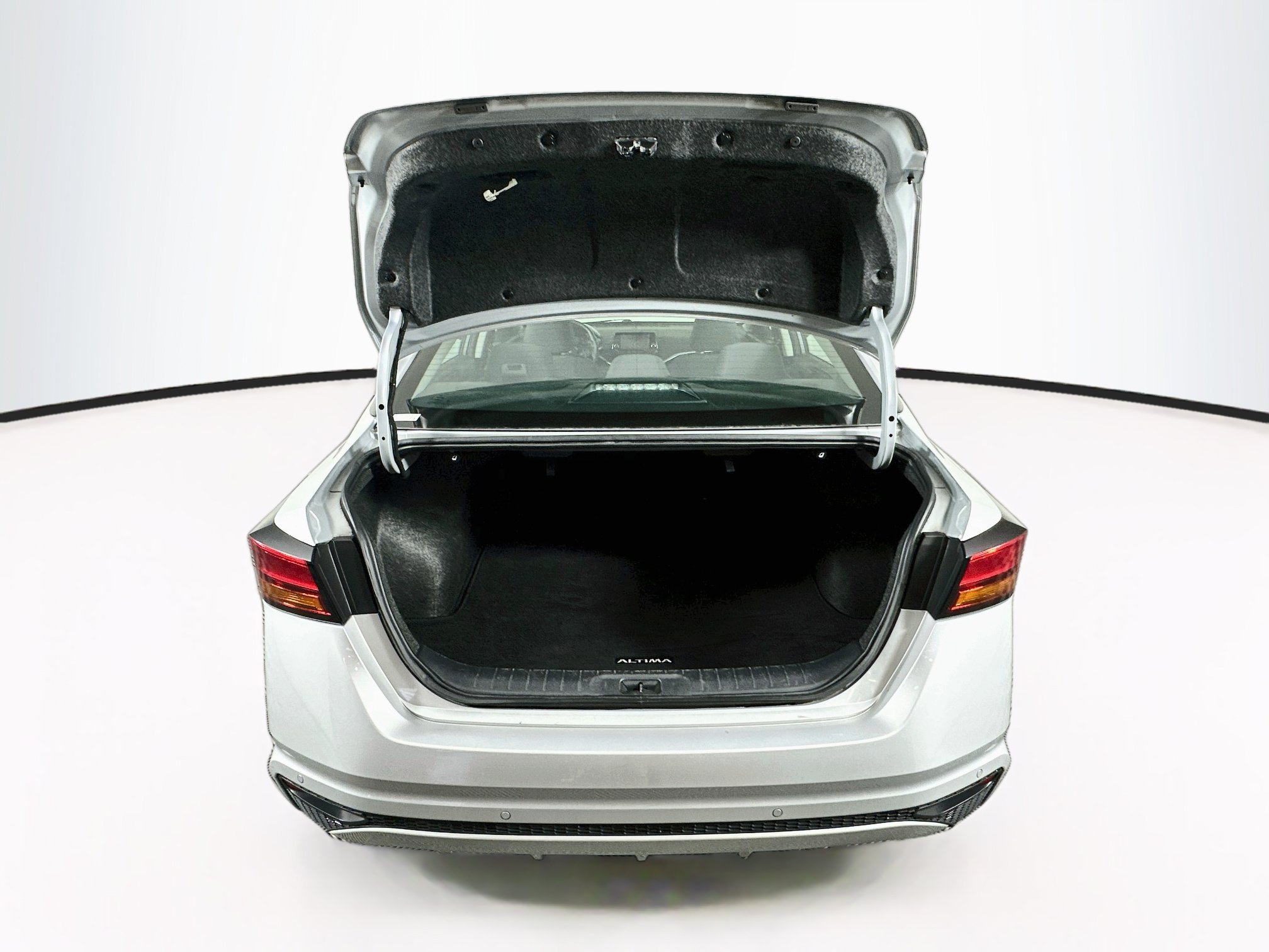 Used 2024 Nissan Altima 2.5 S FWD image 27
