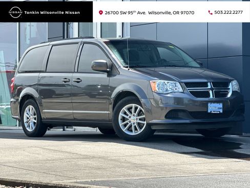 Used 2016 Dodge Grand Caravan SXT w/ UConnect Hands-Free Group FWD image 1