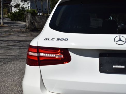 Used 2017 Mercedes-Benz GLC 300 4MATIC image 33