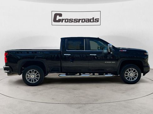 Used 2025 Chevrolet Silverado 2500 LT w/ Z71 Chrome Sport Edition image 6