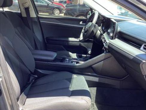 Used 2022 Kia K5 LXS FWD image 16