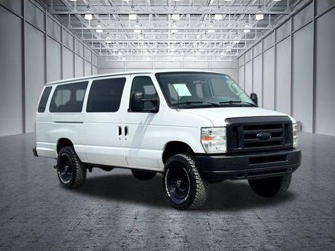 Used 2014 Ford E-350 and Econoline 350 XLT RWD image 4