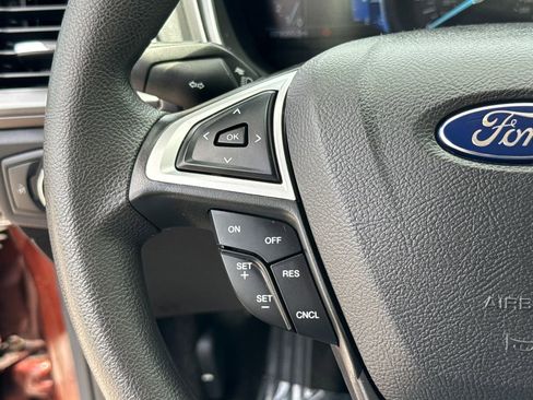 Used 2016 Ford Fusion SE FWD image 15