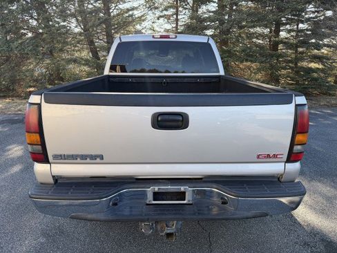 Used 2005 GMC Sierra 2500 SLT w/ Heavy-Duty Power Package image 24