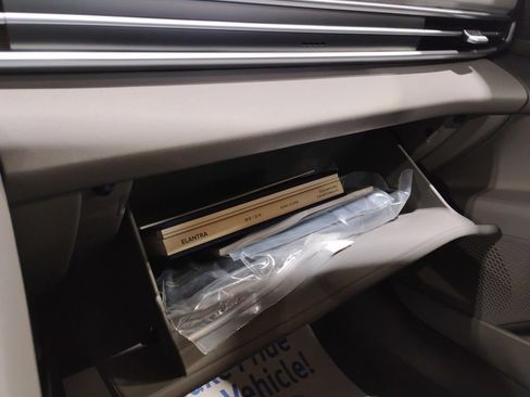 Used 2025 Hyundai Elantra Sport image 36