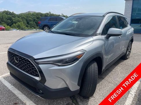 Used 2024 Toyota Corolla Cross XLE FWD image 1