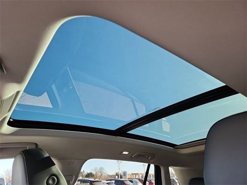 New 2026 Volkswagen Tiguan SE image 16