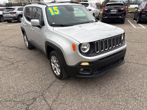 Used 2015 Jeep Renegade Latitude w/ Popular Equipment Group image 1
