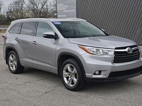 Used 2016 Toyota Highlander Limited AWD/4WD image 2