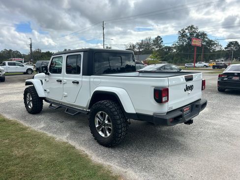 Used 2022 Jeep Gladiator Sport image 8