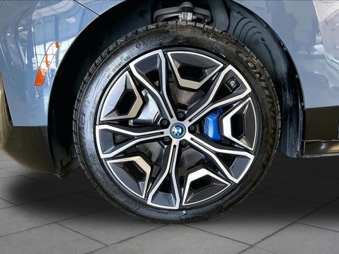 Used 2024 BMW iX xDrive50 w/ Sport Package AWD/4WD image 10