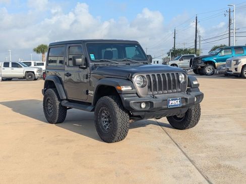 Used 2018 Jeep Wrangler Sport S image 3