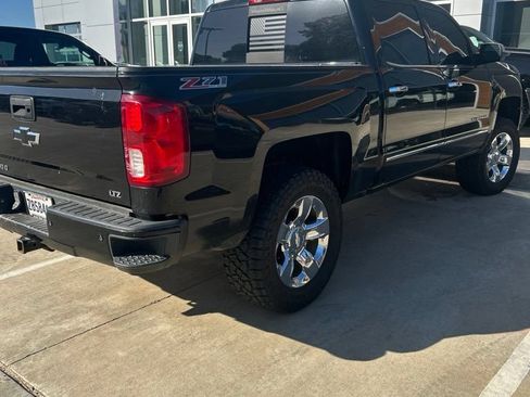 Used 2017 Chevrolet Silverado 1500 LTZ Z71 w/ LTZ Plus Package AWD/4WD image 4