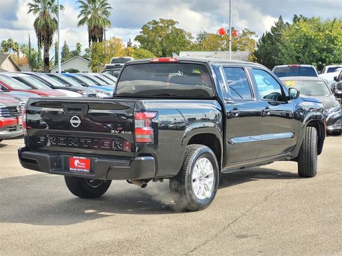 Used 2023 Nissan Frontier SV image 5