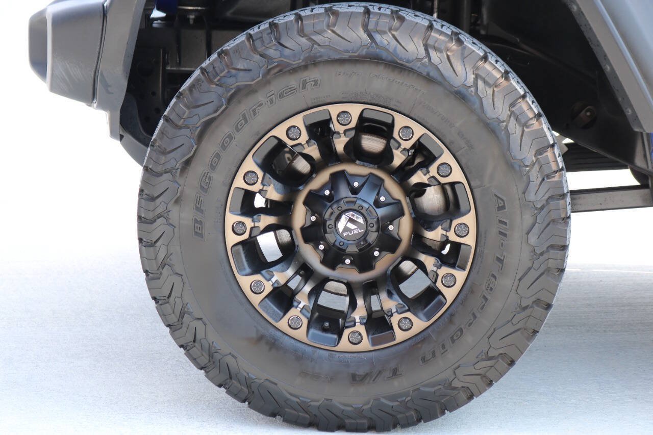 Used 2020 Jeep Wrangler Sport AWD/4WD image 40