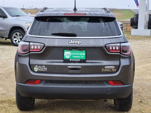 Used 2022 Jeep Compass Latitude image 6