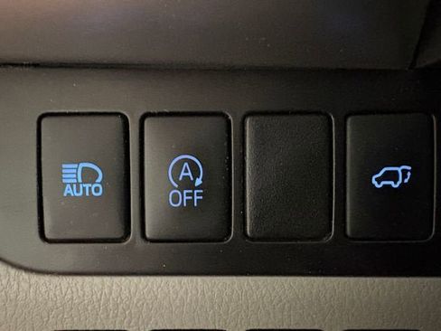 Certified 2019 Toyota Highlander Plus image 12