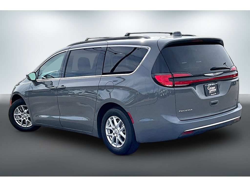 Used 2022 Chrysler Pacifica Touring-L FWD image 4