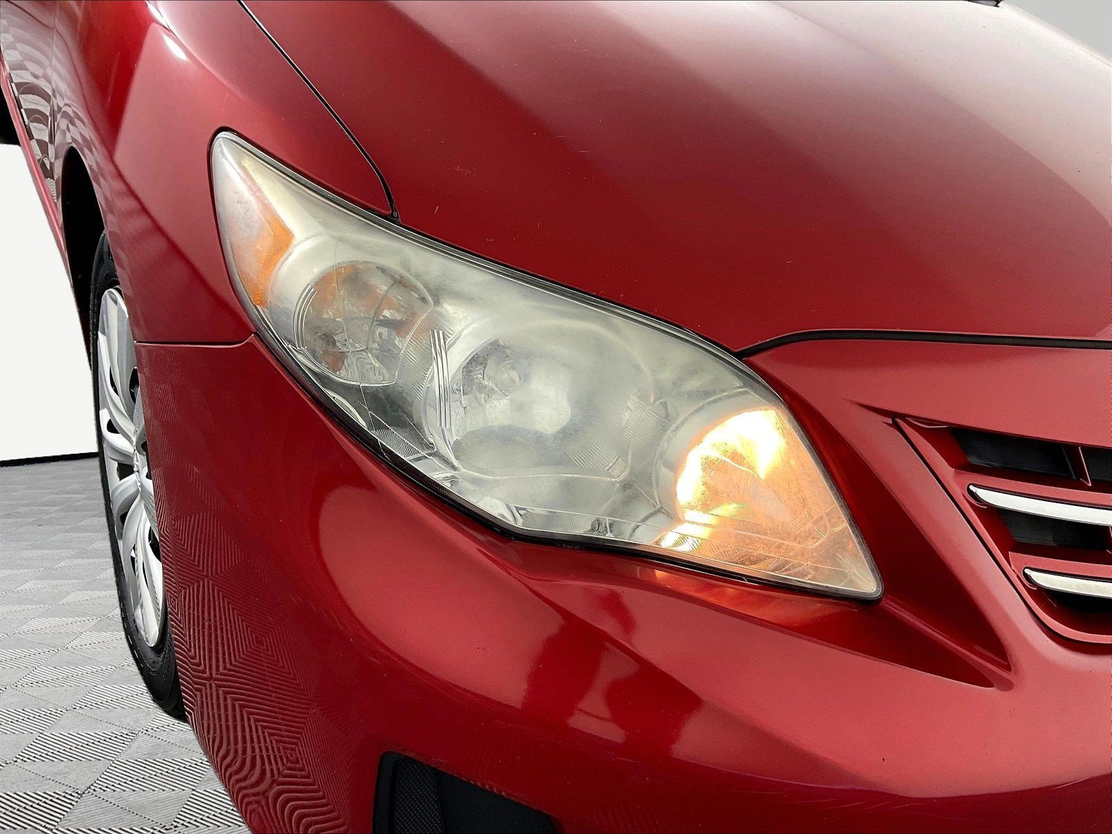 Used 2013 Toyota Corolla LE FWD image 28