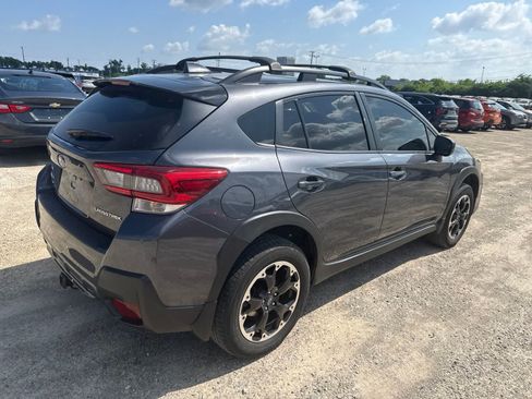 Used 2022 Subaru Crosstrek 2.0i Premium w/ Moonroof Package AWD/4WD image 3
