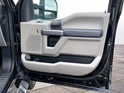 Used 2017 Ford F250 XLT AWD/4WD image 22
