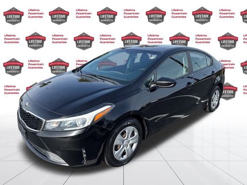 Used 2017 Kia Forte LX image 1