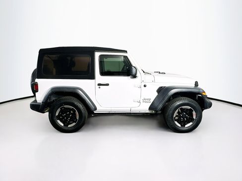 Used 2018 Jeep Wrangler Sport image 10