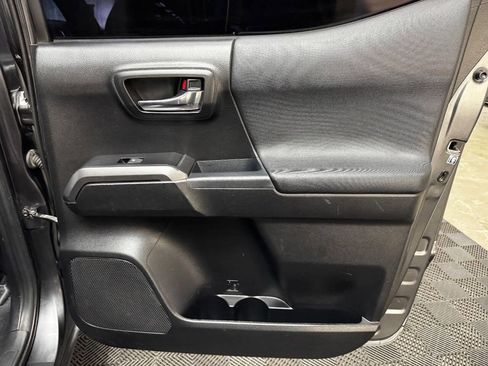 Used 2019 Toyota Tacoma TRD Off-Road w/ Technology Package image 50