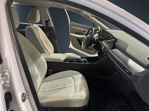 Used 2024 Hyundai Sonata SEL w/ Convenience Package image 15
