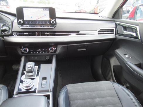 Used 2023 Mitsubishi Outlander SE AWD/4WD image 14