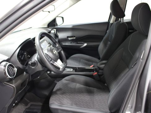 Used 2023 Nissan Kicks SV FWD image 3