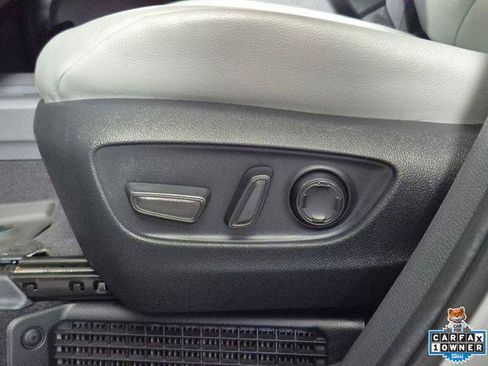 Certified 2024 Toyota Sienna XLE FWD image 17