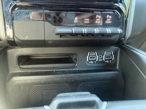 Used 2023 RAM 1500 Laramie AWD/4WD image 25