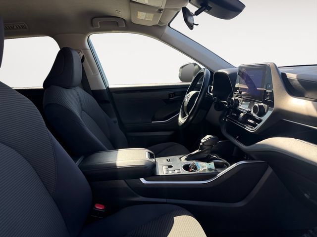 Certified 2023 Toyota Highlander LE FWD image 13