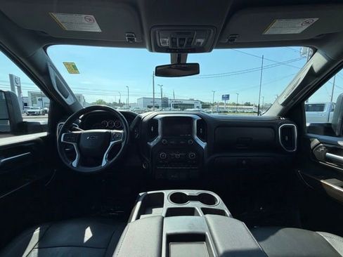 Used 2021 Chevrolet Silverado 2500 LT w/ Midnight Edition AWD/4WD image 17