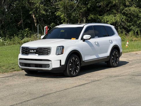 Used 2025 Kia Telluride SX Prestige AWD/4WD image 2