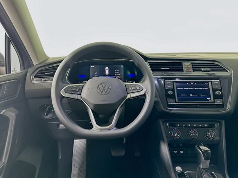 Used 2023 Volkswagen Tiguan S image 17