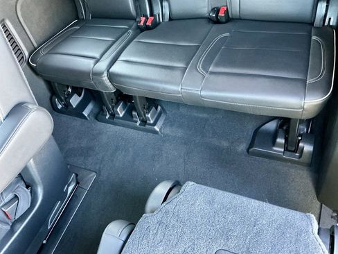 Used 2021 GMC Yukon XL SLT w/ SLT Luxury Plus Package image 26