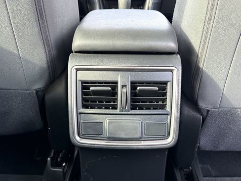 Used 2024 Subaru Forester Premium image 19