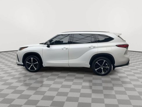 Used 2022 Toyota Highlander XSE AWD/4WD image 38