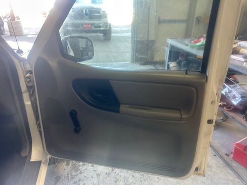 Used 2000 Ford Ranger XL image 9