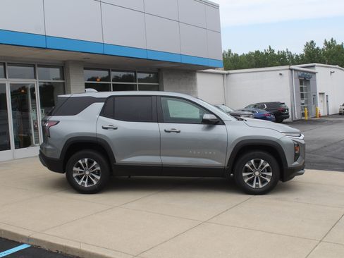 New 2027 Chevrolet Equinox LT w/ Convenience Package II AWD/4WD image 3