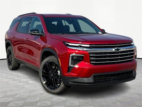 New 2025 Chevrolet Traverse LT w/ Driver Confidence Package image 1