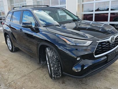 Certified 2023 Toyota Highlander LE