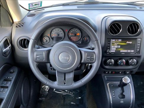 Used 2017 Jeep Patriot High Altitude image 5