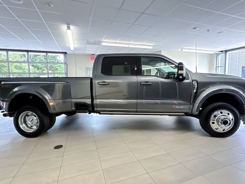 Used 2024 Ford F450 Lariat w/ Lariat Ultimate Package AWD/4WD image 3