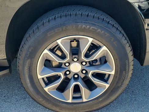 Certified 2024 Chevrolet Suburban LT w/ Luxury Package image 8